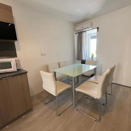 Smeraldo Emelet Appartement *